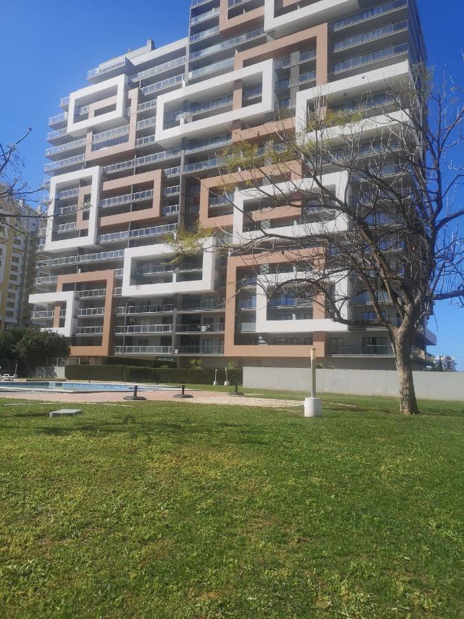 Rocha Tower Apartments Портіман Екстер'єр фото